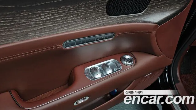 Genesis G90 Бензин 3.5 турбо AWD — Фото автомобиля 8