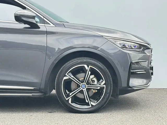 BYD Tang — Фото автомобиля 6