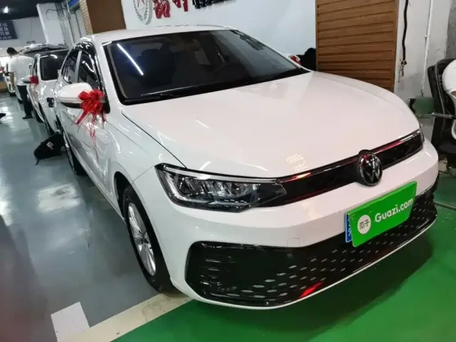 Volkswagen Lavida 2025 New Edge 1.5L Outstanding New Ease — Фото автомобиля 3