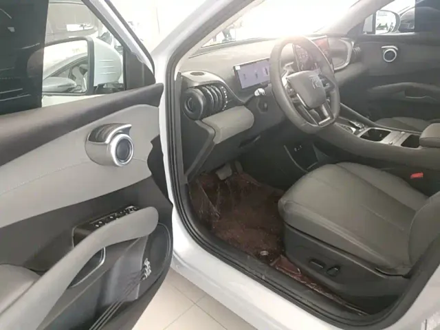 BYD Yuan PLUS — Фото автомобиля 15