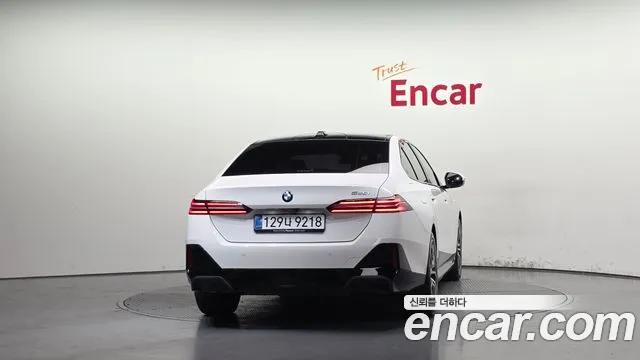 BMW 5 Series — Фото автомобиля 4