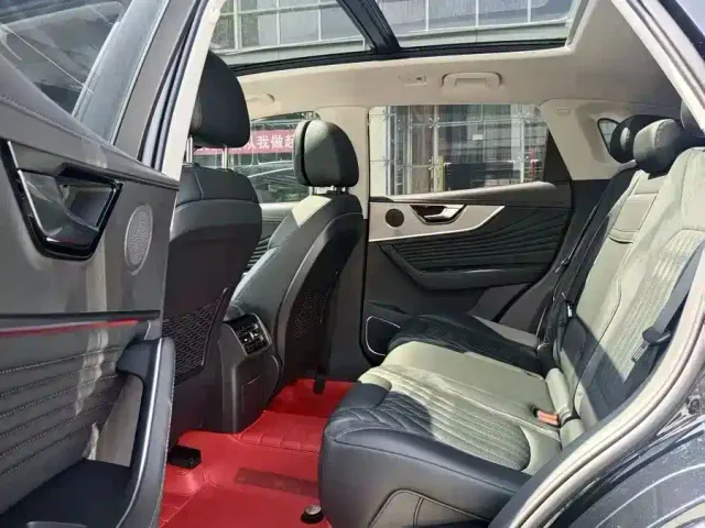 Hongqi HS5 — Фото автомобиля 9