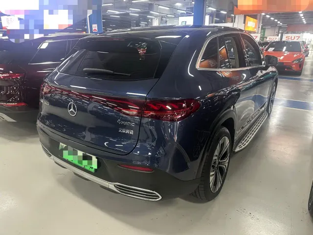Mercedes-Benz EQE SUV — Фото автомобиля 9