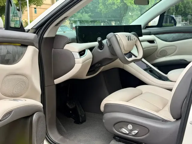 IM Motors LS6 — Фото автомобиля 7