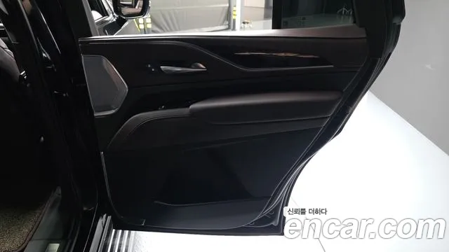 Cadillac Escalade 5th Gen — Фото автомобиля 14