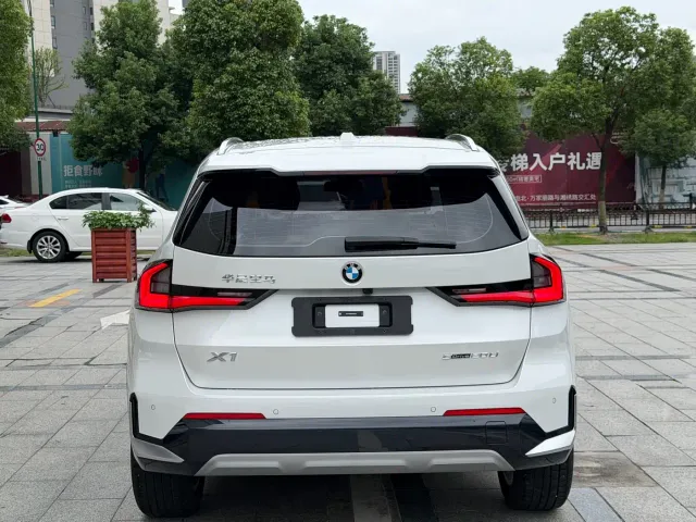 BMW X1 — Фото автомобиля 12