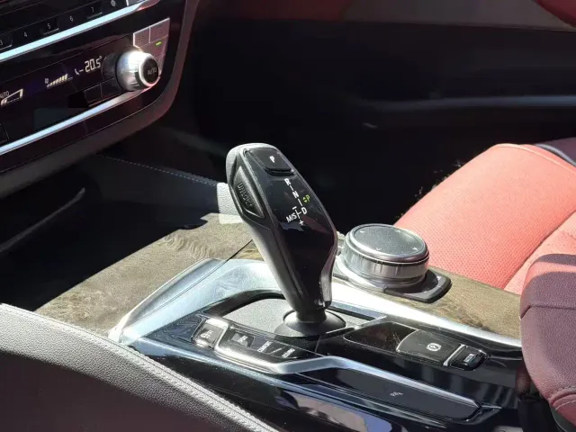 BMW 5 Series — Фото автомобиля 9