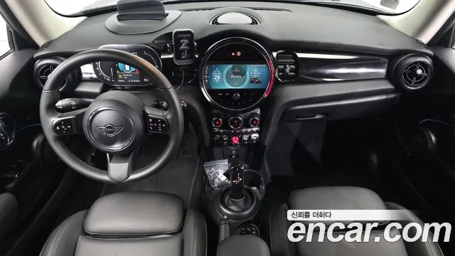 Mini Cooper Cooper Classic — Фото автомобиля 3