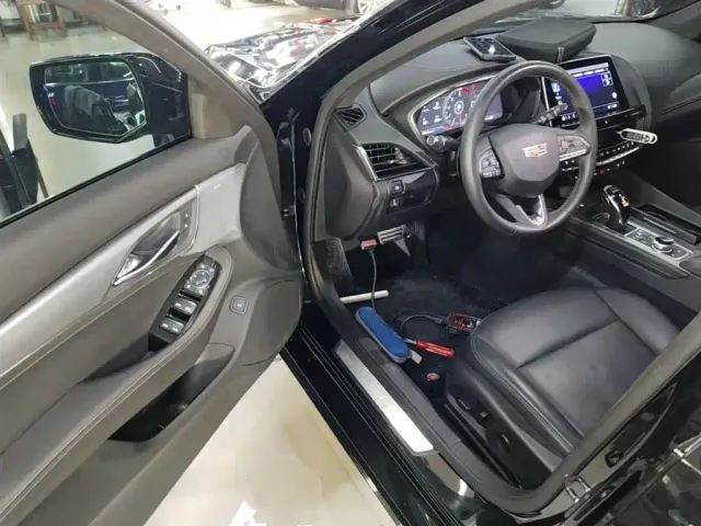 Cadillac CT5 — Фото автомобиля 15