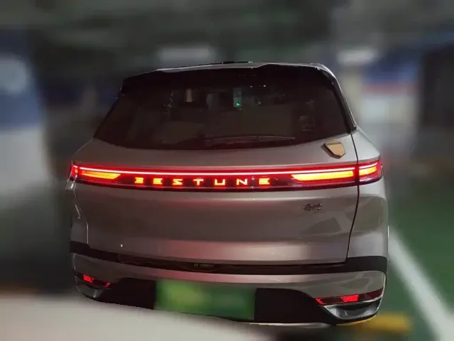 Bestune T90 — Фото автомобиля 3
