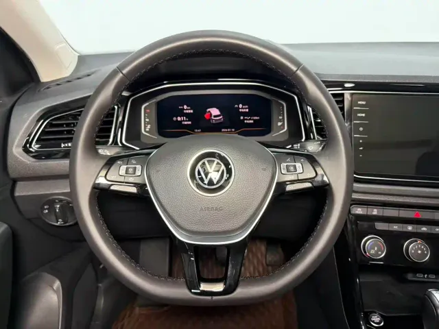 Volkswagen T-Roc — Фото автомобиля 12