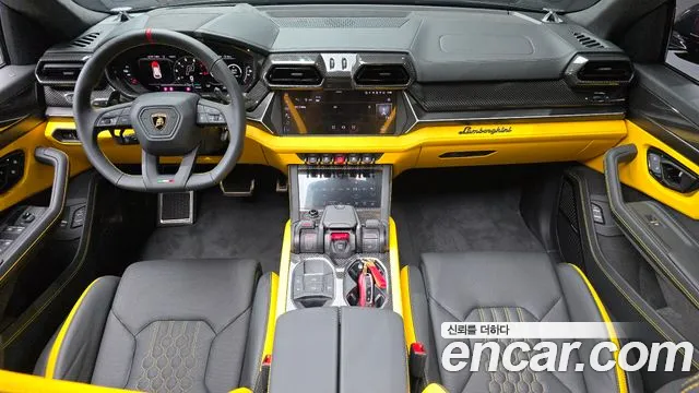 Lamborghini Urus — Фото автомобиля 10