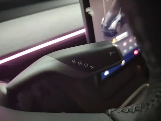 Tesla Model Y — Фото автомобиля 13