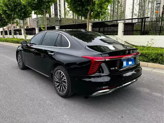 Hongqi H5 — Фото автомобиля 7