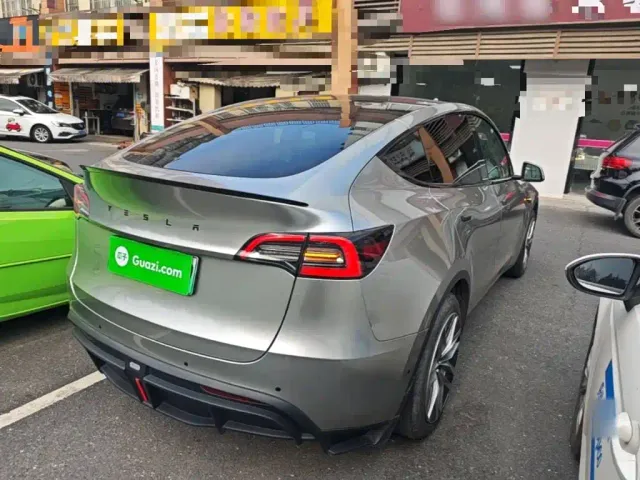 Tesla Model Y — Фото автомобиля 6