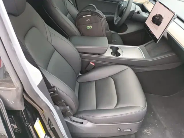 Tesla Model Y — Фото автомобиля 24