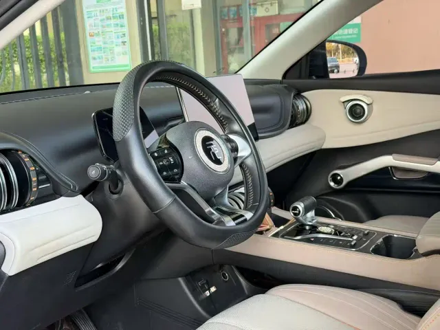 BYD Yuan PLUS — Фото автомобиля 6