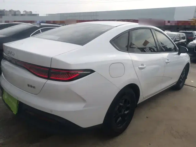 BYD Seal 05 DM-i — Фото автомобиля 6