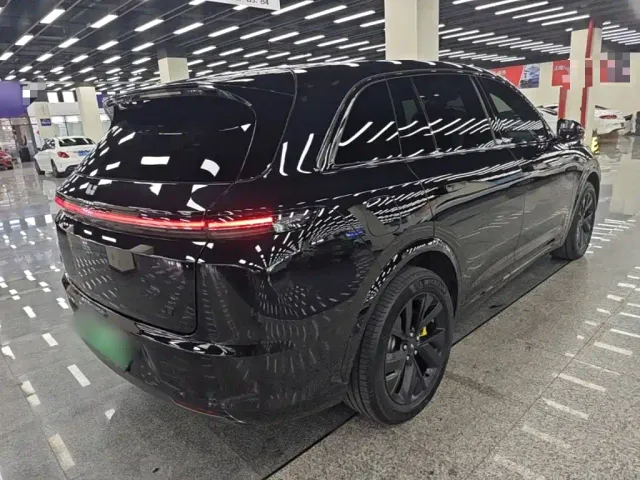 Li Auto L7 — Фото автомобиля 6