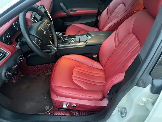 Maserati Ghibli — Фото автомобиля 9