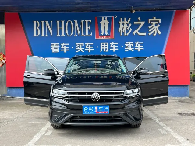 Volkswagen Tiguan L — Фото автомобиля 13