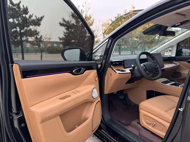 GAC Trumpchi E8 — Фото автомобиля 4