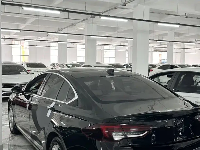 Buick Regal — Фото автомобиля 7