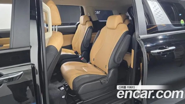 Kia Carnival Generation 4 — Фото автомобиля 17