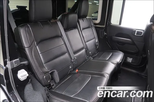 Jeep Wrangler JL — Фото автомобиля 11