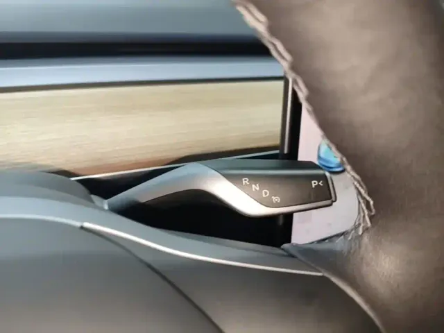 Tesla Model 3 — Фото автомобиля 13