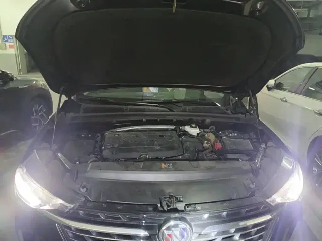 Buick Envision Plus — Фото автомобиля 3
