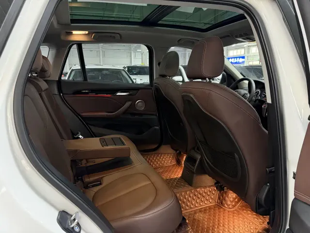 BMW X1 — Фото автомобиля 16