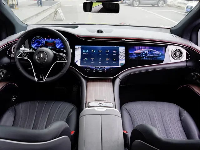 Mercedes-Benz EQS SUV — Фото автомобиля 15