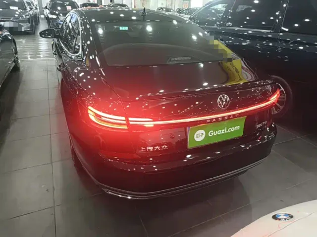 Volkswagen Passat — Фото автомобиля 5