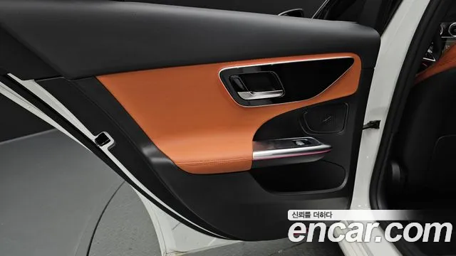 Mercedes-Benz C-Class — Фото автомобиля 24