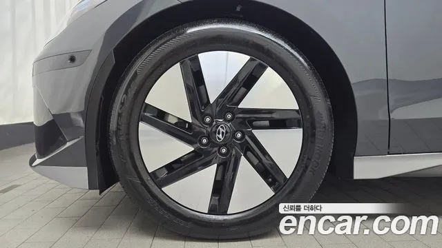Hyundai Ioniq 6 — Фото автомобиля 5