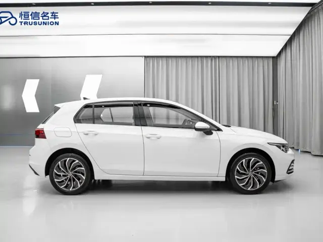 Volkswagen Golf — Фото автомобиля 4
