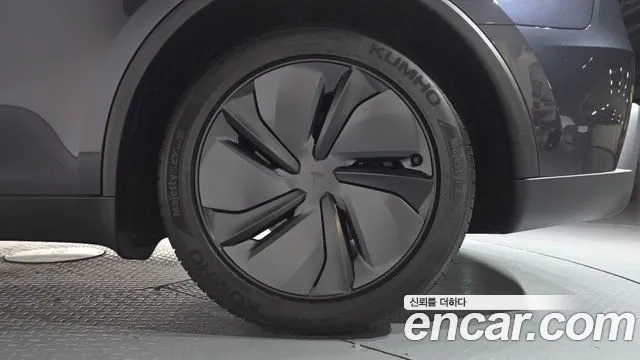 Tesla Model Y — Фото автомобиля 6