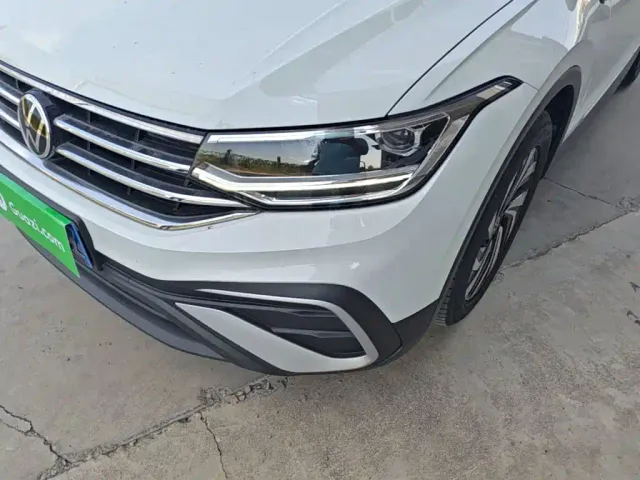 Volkswagen Tiguan L — Фото автомобиля 23