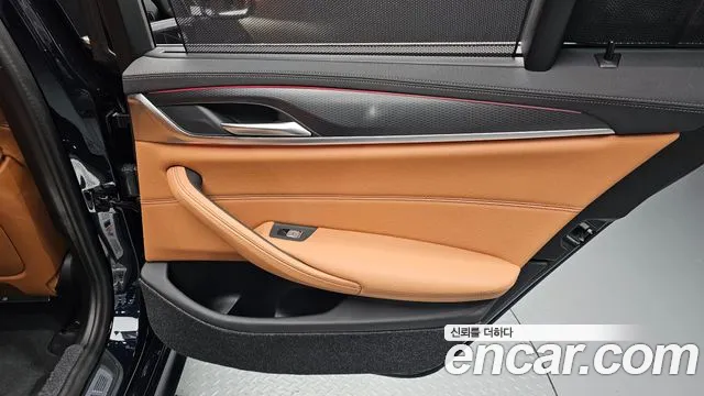 BMW 5-Series — Фото автомобиля 24