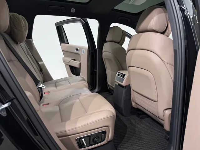 Li Auto L7 — Фото автомобиля 10