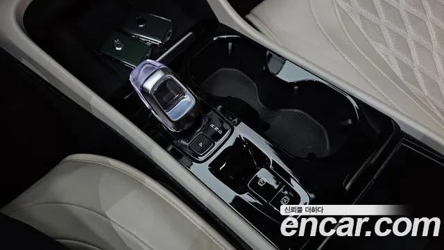Вольво XC40 B4 Ultra Bright — Фото автомобиля 5