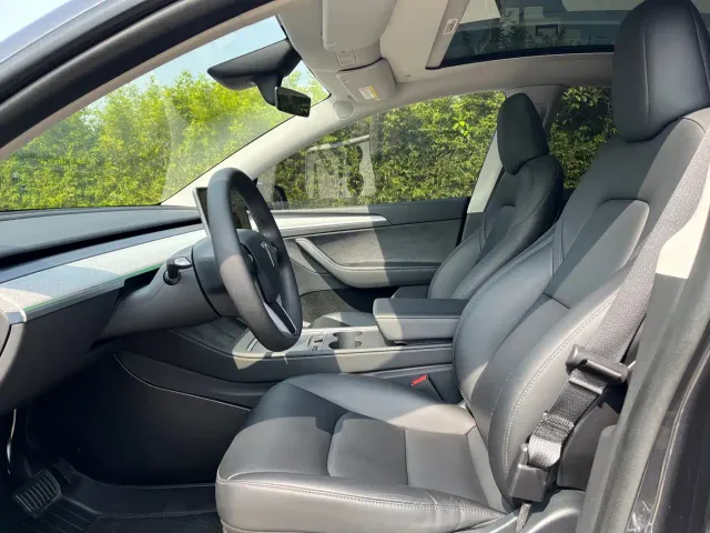 Tesla Model Y — Фото автомобиля 4