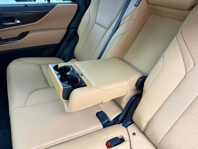 Lexus Lexus LX 2025 700h Leading Edition — Фото автомобиля 18