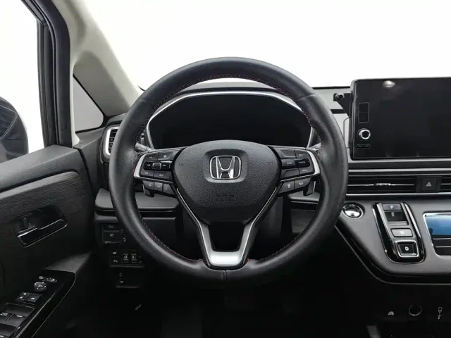 Honda Elysion — Фото автомобиля 11