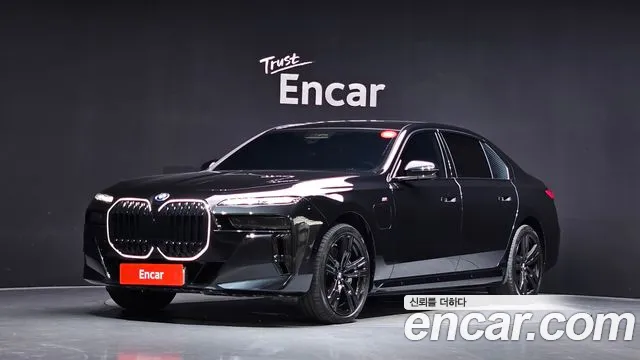 Фотография автомобиля — BMW 7 Series