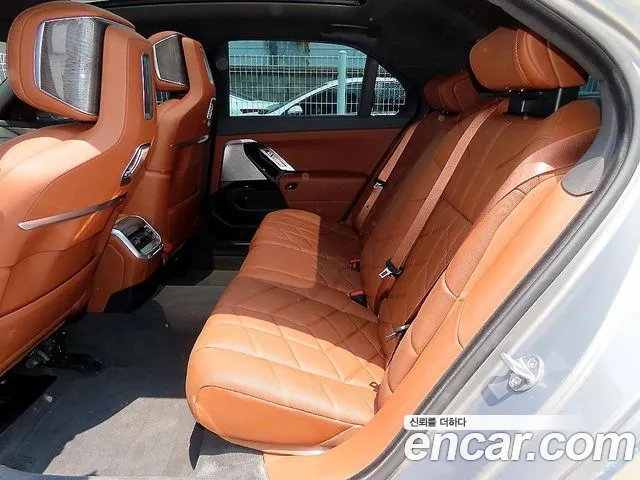 BMW 7 Series G70 — Фото автомобиля 6
