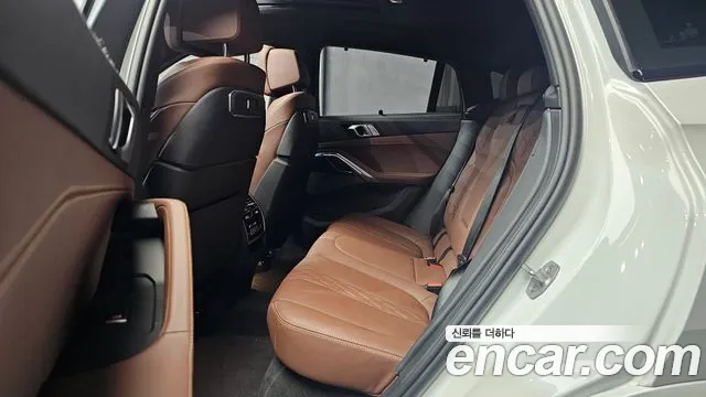 BMW X6 xDrive40i M Sport — Фото автомобиля 12