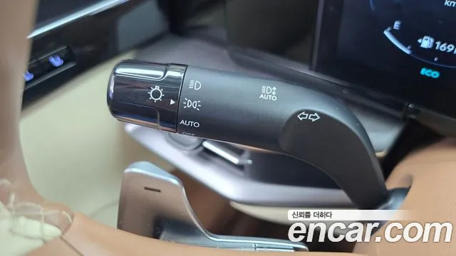 Hyundai Grandeur Grandeur (GN7) 3.5 Бензин 2WD — Фото автомобиля 28