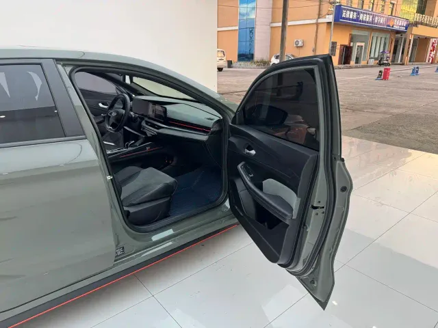 Geely Binrui — Фото автомобиля 9